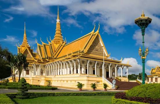 Top Tourist Attractions You Should Visit in Phnom Penh
